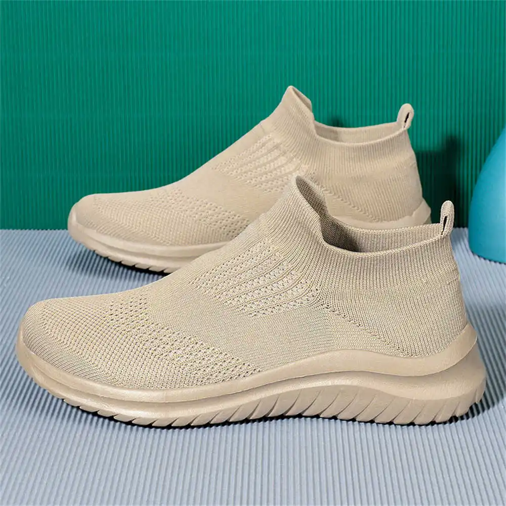 Beige Zachte Nieuwe Nieuwighei - Luxury Lifestyle News recensie en prijs