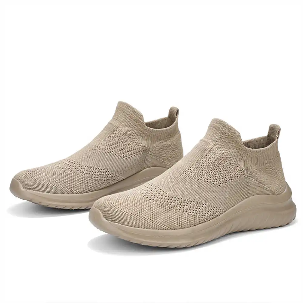 Beige Zachte Nieuwe Nieuwighei - Luxury Lifestyle News recensie en prijs